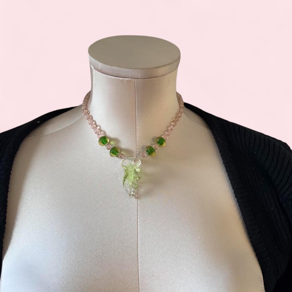 Vintage Glass Bead Necklace – Lime Leaf Pendant‎